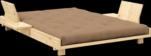 Karup Design Social Schlafsofa mit 2 Rückenlehnen, Beistelltischen und Matratze 140x200 Mocca/Klarlackiert