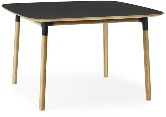 Normann Copenhagen Form Esstisch 120 x 120 cm Schwarz/Eiche